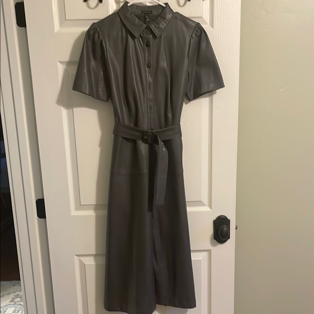 Ann Taylor Elegant Gray Belted Dress size 6